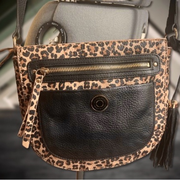 Isaac Mizrahi genuine pebble leather animal print crossbody bag - Picture 2 of 11